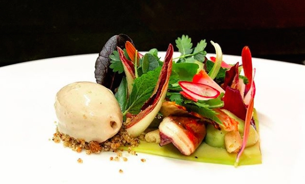 Gambero, avocado e gelato pane, burro e alici