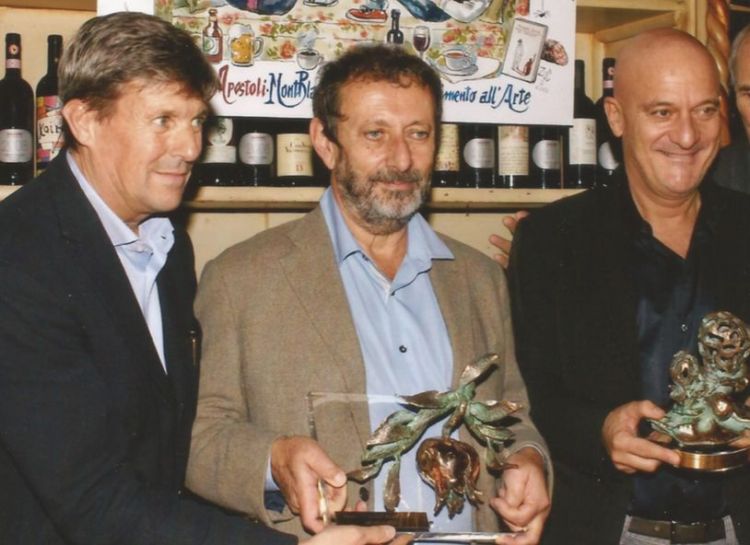 Il figlio di Giorgio, Antonio Gioco, premia Michele Serra e Claudio Bisio
