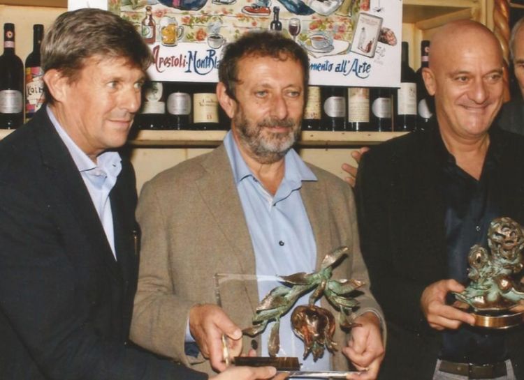 Il figlio di Giorgio, Antonio Gioco, premia Michele Serra e Claudio Bisio
