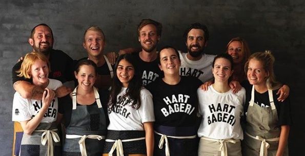 Richard Hart (in alto a sinistra) con la squadra dell'Hart Bageri (foto Instagram)
