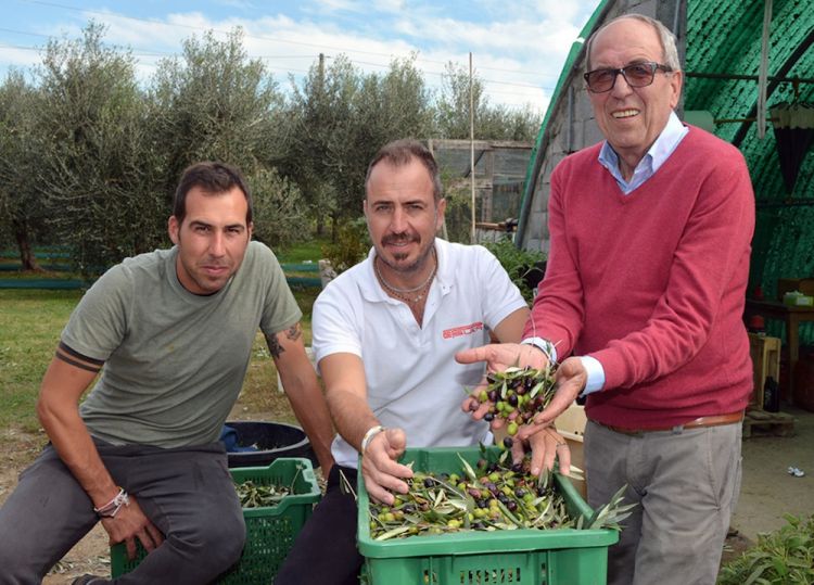 Marco, David e papà Piero Vaiani al Podere di Piero