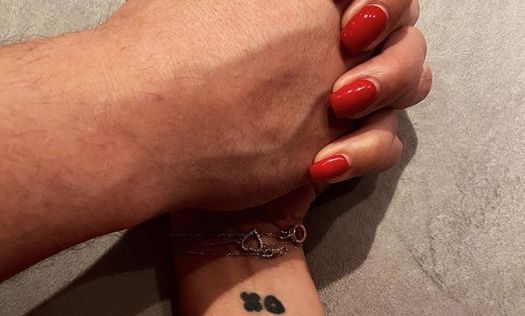 Cinque giorni fa la moglie di Dabiz, Cristina Pedroche, aveva postato questa foto su Instagram, con la frase: "Insieme sempre, qualunque cosa accada".
