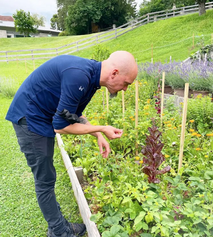 Timo Fritsche nell’orto di Fürstenau
