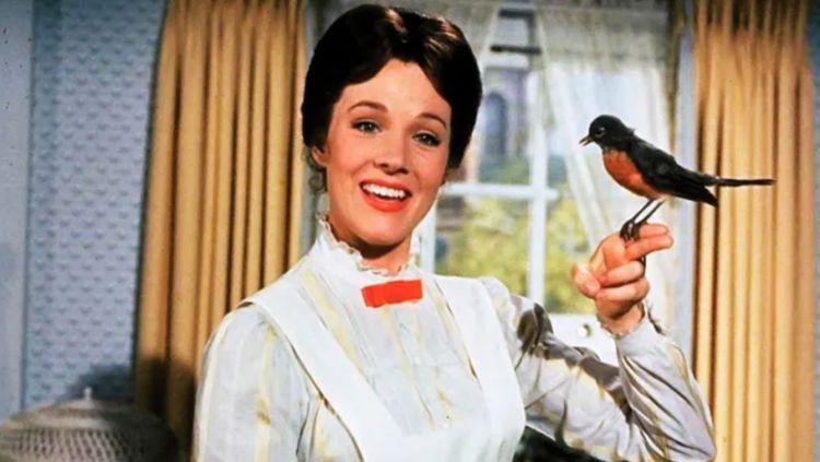 Una meravigliosa Julie Andrews nell'interpretazione magistrale di Mary Poppins
