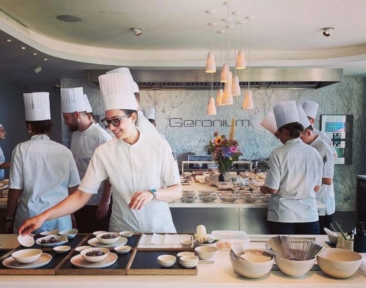 La sous chef Martina Pistolesi al lavoro