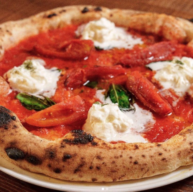 La pizza di Corrado Scaglione si ispira alla tradizione napoletana
