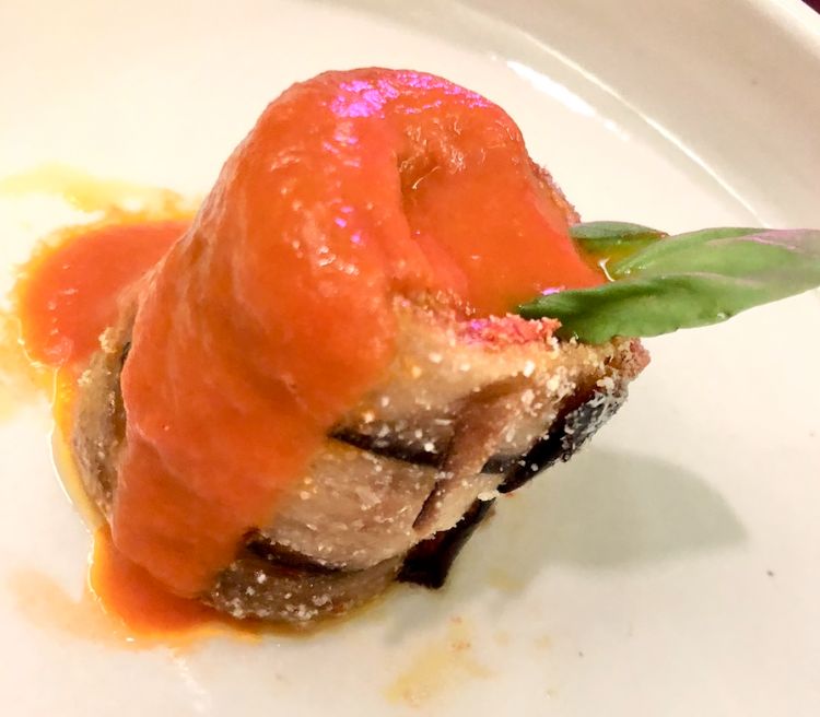 Parmigiana di melanzane, una sorpresa graditissima dalla cucina, principe il pomodoro
