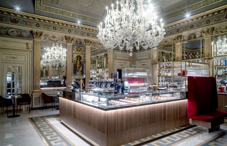 Il cuore di Caffè San Carlo, il suo banco
