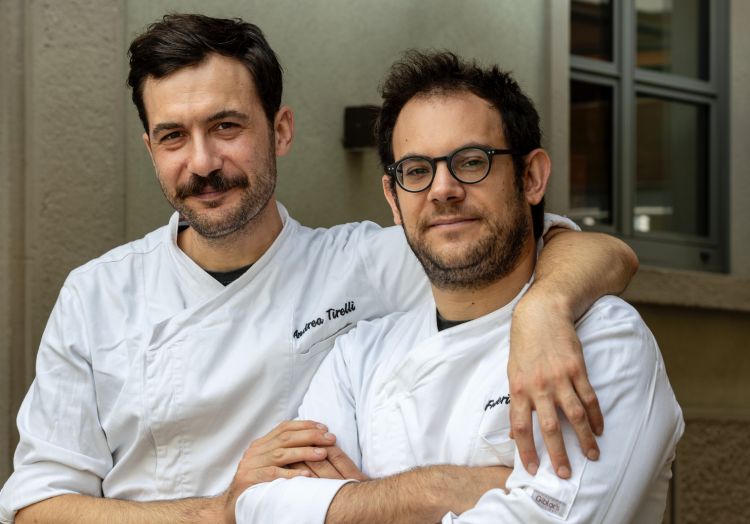Da sinistra, Andrea Tirelli e Federico Sordo, i due chef al timone di DistrEAT, Milano nel quartiere Na.Pa. (Naviglio Pavese)
