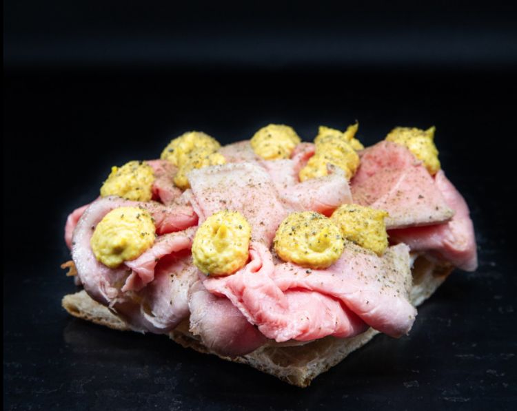 La pizza al vitello tonnato di Tellia Lab, un gran
