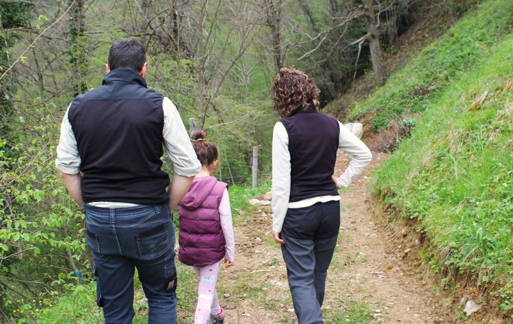 Il cuore dell'azienda agricola: Carmela Odierna, il marito Marco e la piccola Melissa