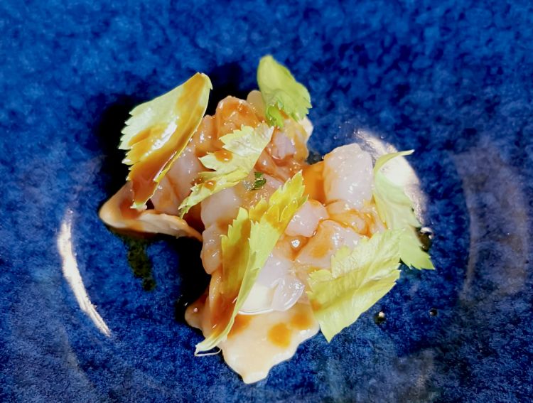 Ravioli del Plin, patate, fagiolini, gambero rosa e sedano