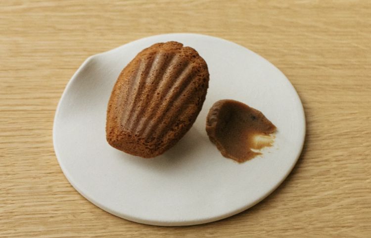 Madeleine, caramello, radice di cicoria