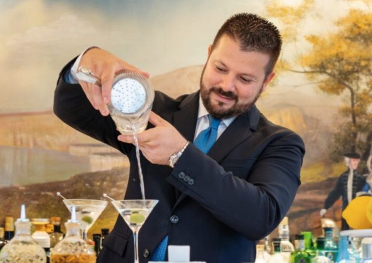 Lucio D’Orsi, General manager dell’Hotel Majestic Palace a Sant’Agnello, il comune più piccolo della costa di Sorrento, e bartender di fama nazionale e internazionale
