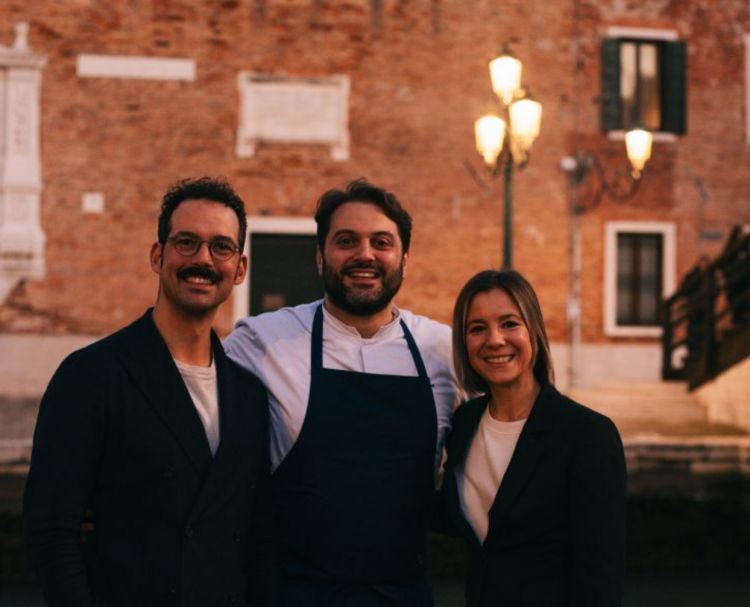 Da sinistra, Manuel Trevisan, maître sommelier, S