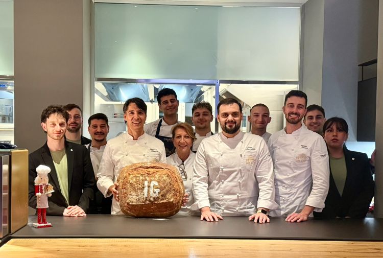 La foto di rito al pass della brigata al completo