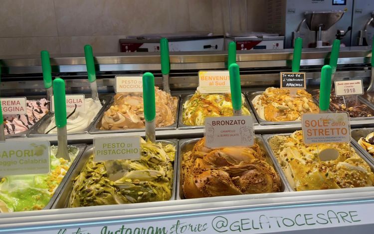 La vetrina di Gelato Cesare