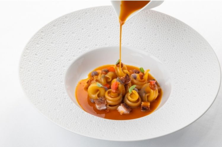 Un signature dish del ristorante Le Monzù: Trottole di Gragnano, arrosto di peperoni e pancia di maialino