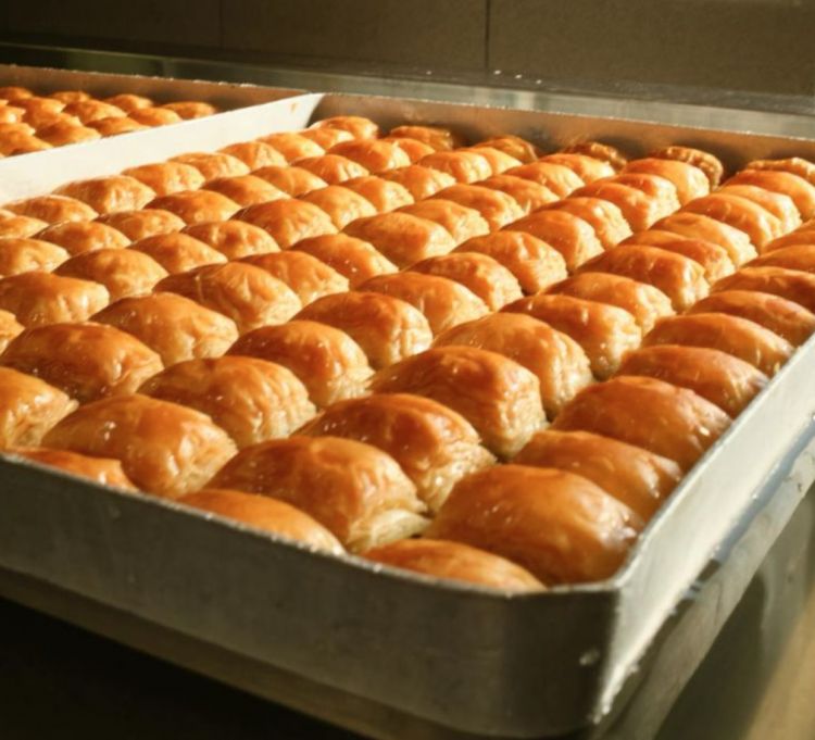 Baklava in cottura alla pasticceria Karaköy Gü