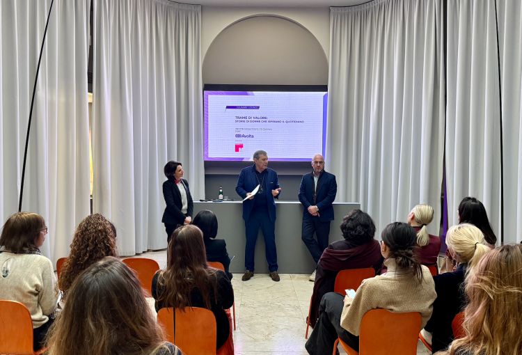 A sinistra, Chiara Pietra, Head of EMEA Culinary Council Community, Claudio Ceroni, Presidente di MAGENTAbureau e Fabio Di Nardo, Avolta SVP Operations Retail and F&B Europe, Middle East and Africa
