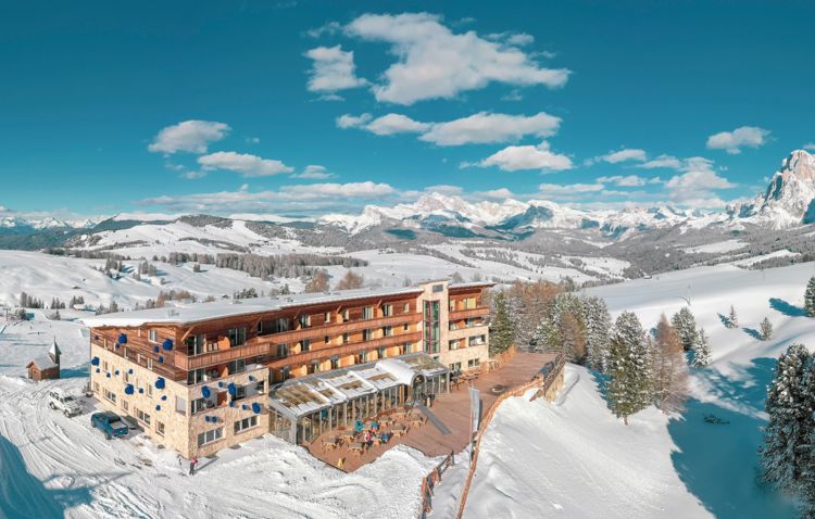 A pochi passi dalle piste da sci, immerso nella me