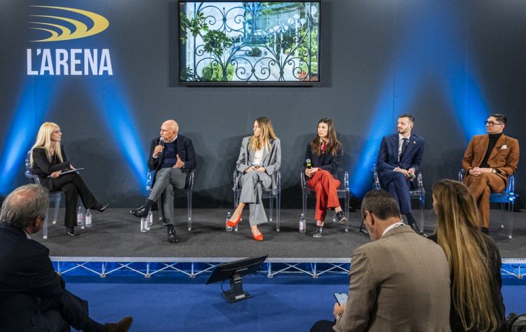 Sul palco dello Spazio Arena, da sinistra: Elisabe