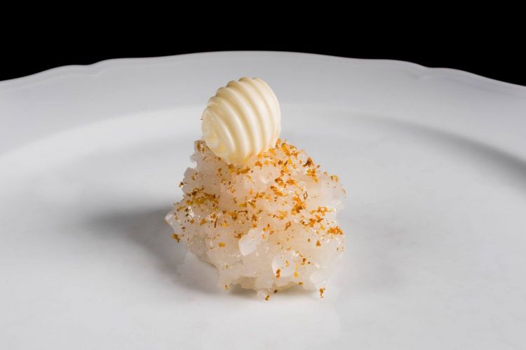 Seppia di nassa, burro di anguilla affumicata, topinambur&nbsp;
