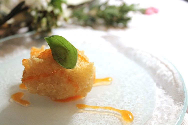 Sfincia di baccalà con caramello di pomodoro (Ravanà)
