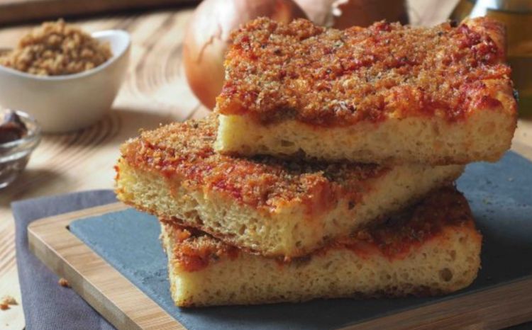 Sfincione palermitano
