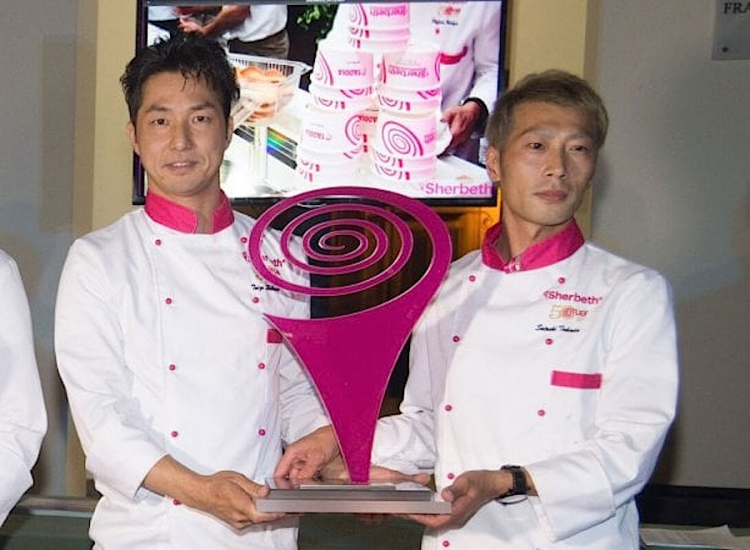 I due gelatieri giapponesi vincitori del concorso per il miglior gelato all'edizione 2017 dello Sherbeth Festival a Palermo. A sinistra Taizo Shibano e a destra Satoshi Takada
