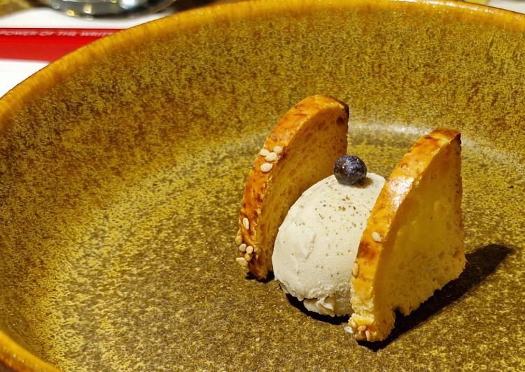 Predessert: Sandwich di gelato al cappero