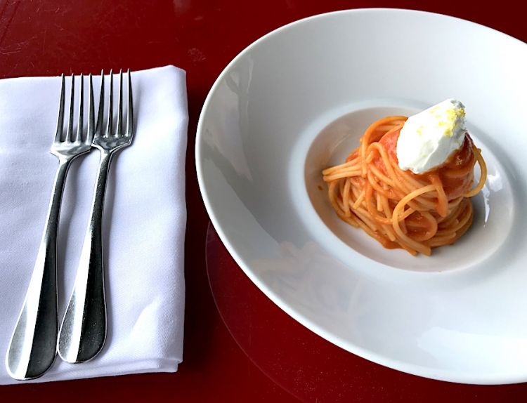 Gli Spaghetti al pomodoro di Elio Sironi al Ceresio7
