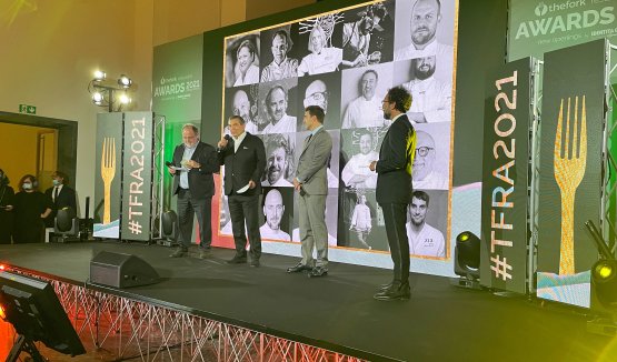 Sul palco con il presentatore Federico Quaranta, li ideatori dei TheFork Restaurant Awards: Claudio Ceroni e Paolo Marchi di Identità Golose e Almir Ambeskovic, AD TheFork