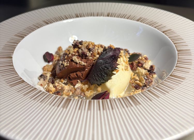 Theobroma e caffè - Cremoso al cacao e caffè, gel al mucillagine, macambo, nibs di cacao, vaniglia pompona