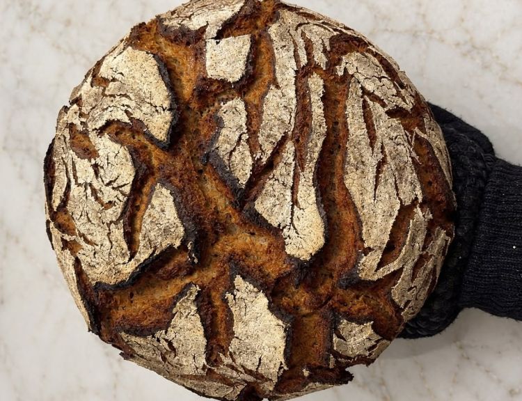 La segale integrale di Sov Bakery, realizzata con lievito madre e segale integrale in purezza