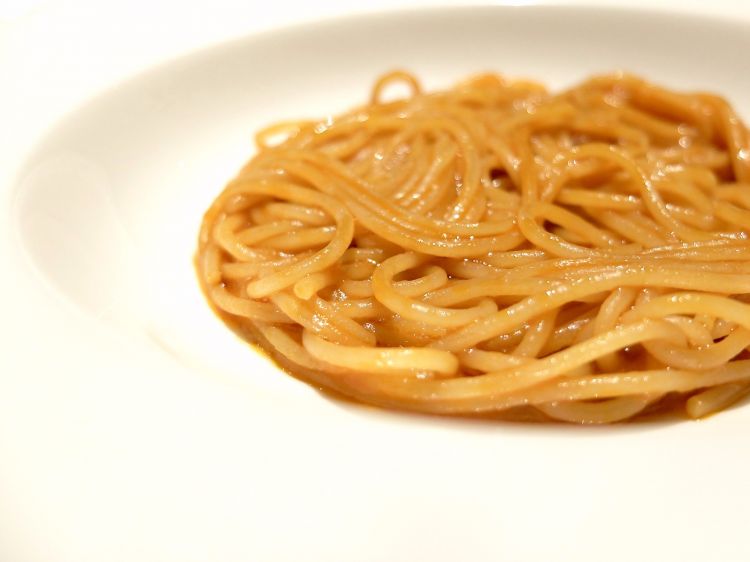 Spaghettino unto in rosso
