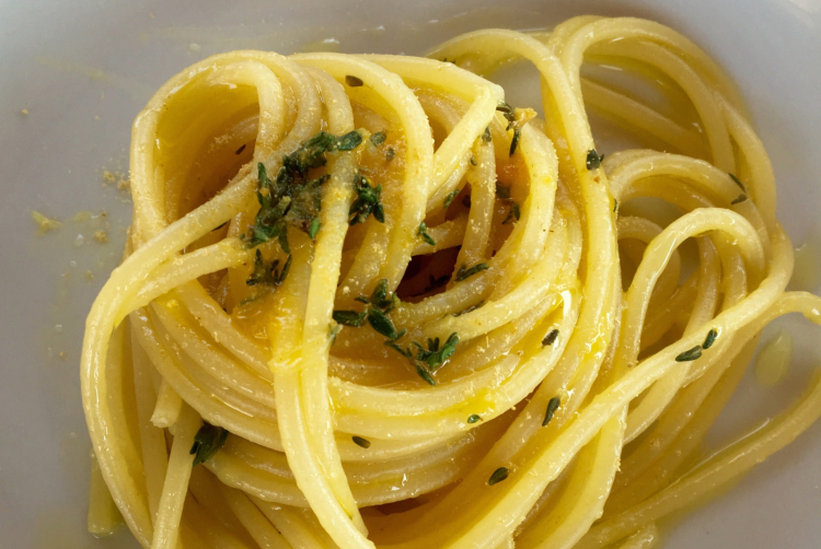Spaghetto di Kamut Felicetti con riduzione d'arancio, timo, zenzero e olio Kiki, piatto cucinato dal principe
