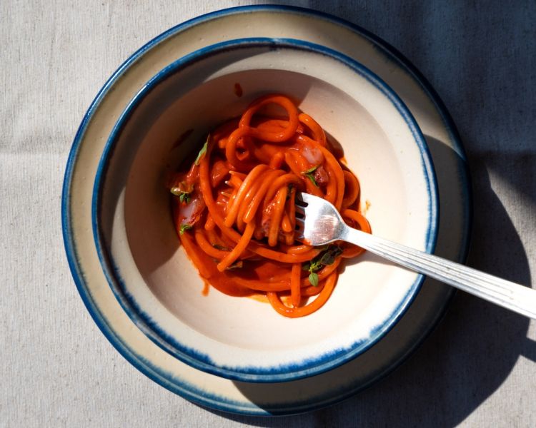 Spaghettone alle amarene e bottarga