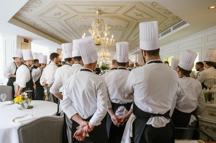 Riunione della brigata di sala al Da Vittorio