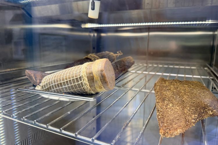 I salumi nello stagionatore