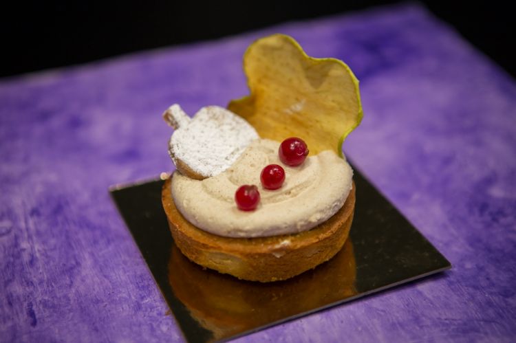 La Soreghina, crostatina che rende omaggio a Petra Evolutiva e alla farina di mais di Storo, alle mele e ai mirtilli rossi. Presentata allo stand di Molino Quaglia in occasione di Identità Milano 2019 (foto di Thorsten Stobbe)