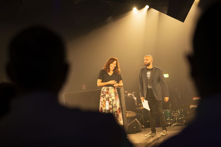 Lara Gilmore sul palco con Paolo Vizzari
