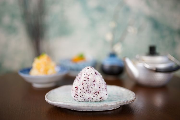 Uno dei golosissimi onigiri proposti da Gastronomi