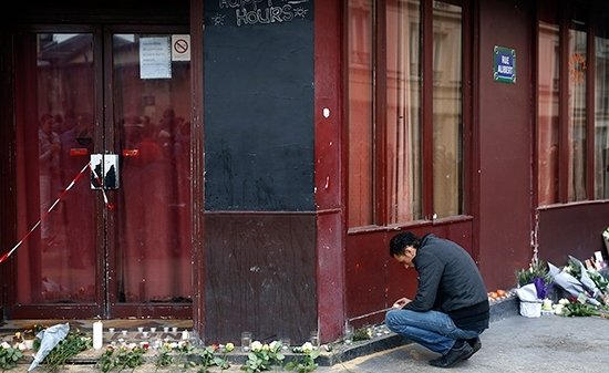 Il Carillon, in Canal Saint-Martin, il giorno dopo la strage