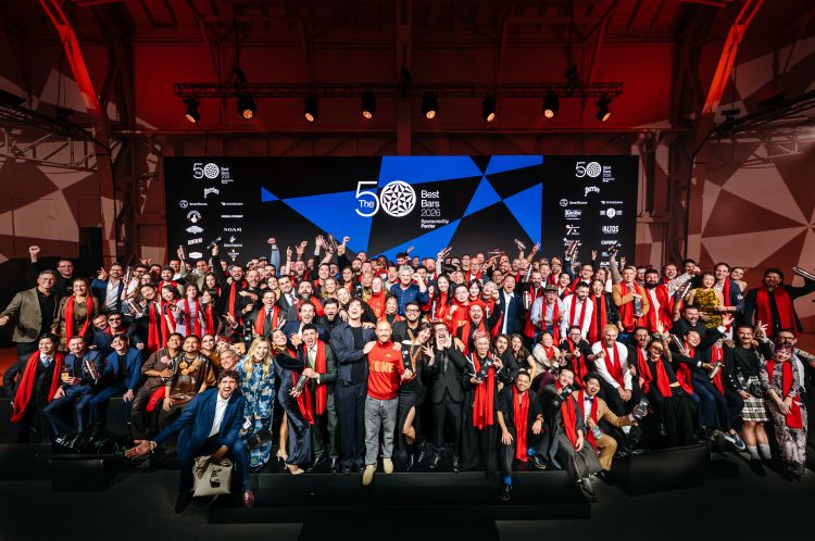 Foto di gruppo della cerimonia finale di The 50 Be