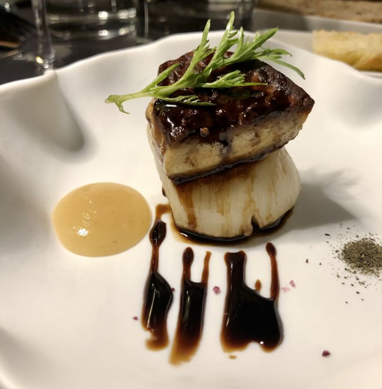 Taki Off: Capasanta e foie gras fresco d'anatra delle Landes, riduzione di Coca Cola
