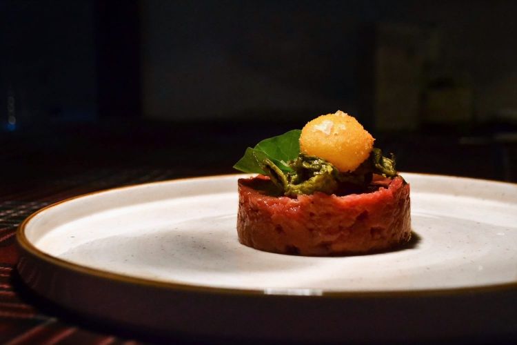 Tartare di manzo con radic di mont
