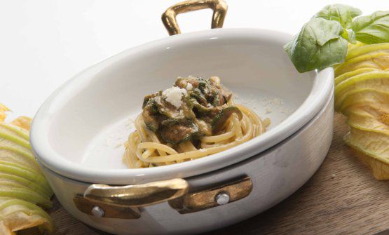 I mitici Spaghetti alla Nerano di Alfonso Caputo
