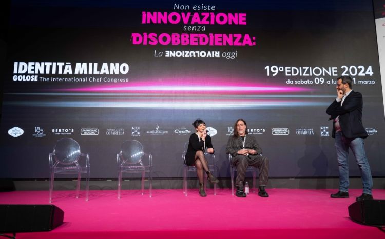 La conversazione è stata moderata da Niccolò Vecchia