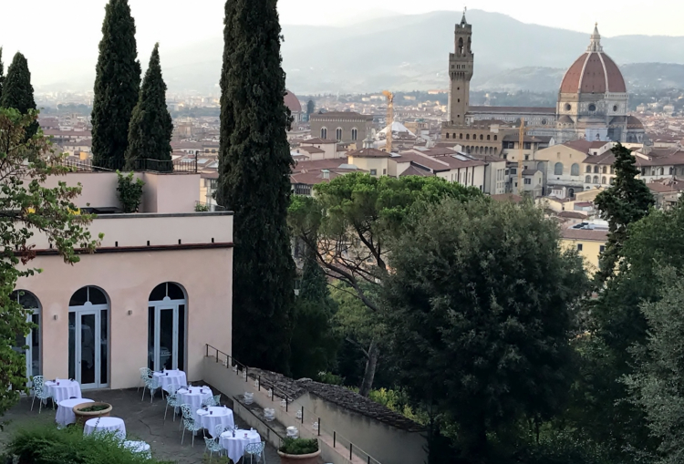 La terrazza estiva panoramica di Villa Bardini a